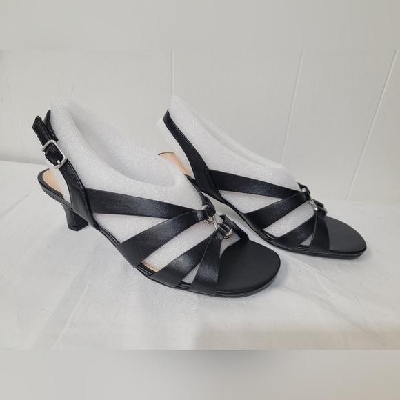 Easy Street Zazie Strappy Black Women's Sandals Womens Size 6 Wide - Picture 10 of 10